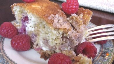 Raspberry cream cheese coffee cake