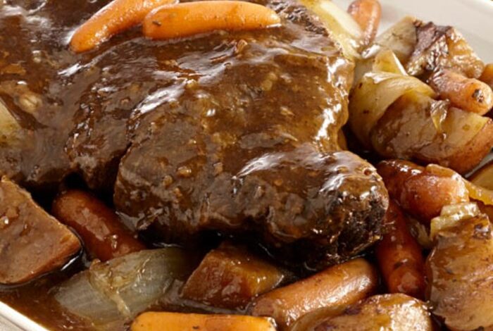 Slow cooker pot roast with malbec red wine