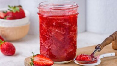 Low sugar strawberry compote