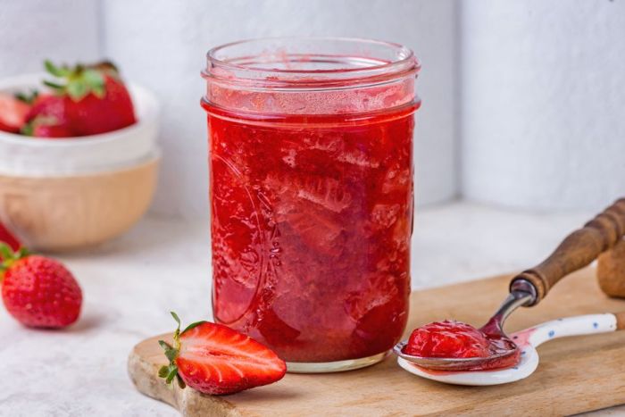 Low sugar strawberry compote