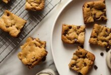 Peanut butter chocolate chunk bars