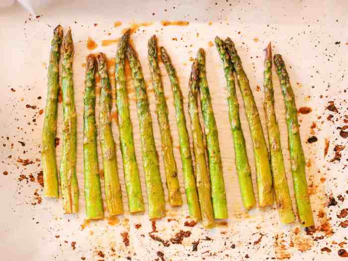 Roasted asparagus with herb goat cheese