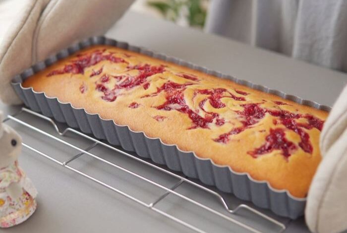 Strawberry buttermilk crumb cake