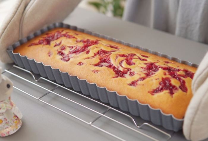 Strawberry buttermilk crumb cake