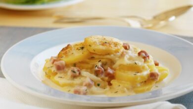 Cheesy scalloped potatoes and ham