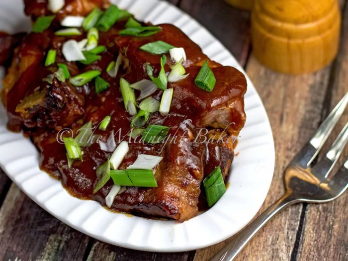 Slow cooker pork rib tips