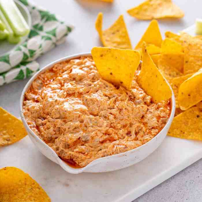 Buffalo chicken dip with sour cream