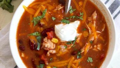 Slow cooker chicken taco soup