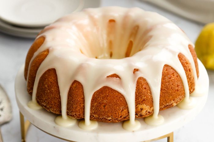 Lemon cream bundt cake