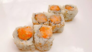 Spicy yellowtail sushi roll