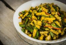 Sweet and spicy tempeh with long beans