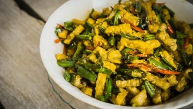 Sweet and spicy tempeh with long beans