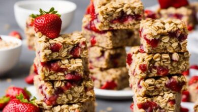 Strawberry oatmeal breakfast bars