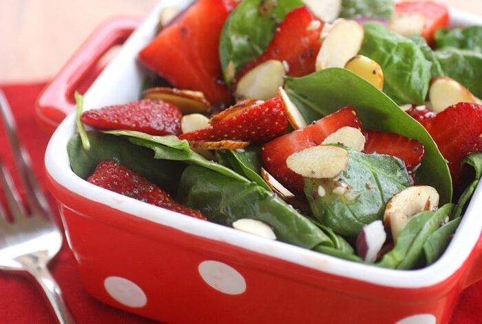 Spinach and strawberry salad