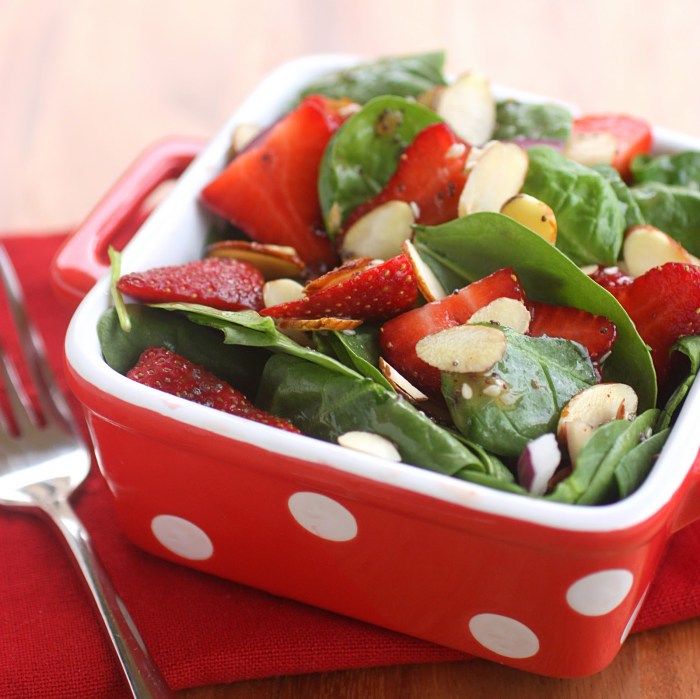 Spinach and strawberry salad