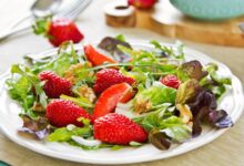 Spring strawberry spinach salad