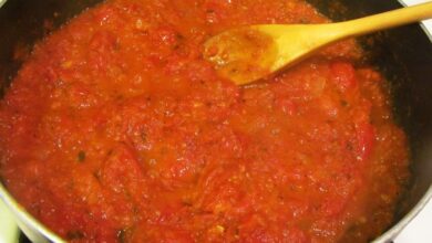 Pizza sauce with fresh tomatoes