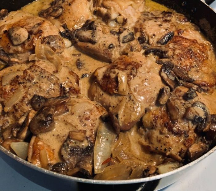 Keto smothered chicken thighs