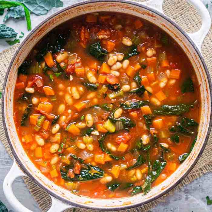 Soup kale bean cannellini tuscan recipe recipes thehungrybluebird