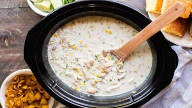 Easy slow cooker white chicken chili