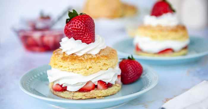 Super easy strawberry shortcake biscuits