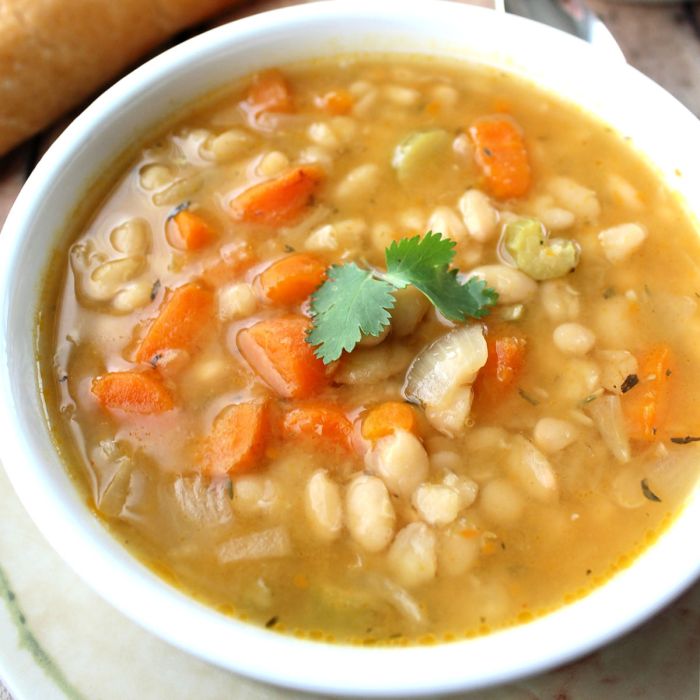 Moms best ham and bean soup