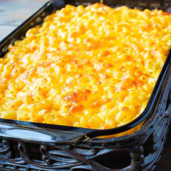 Baked homemade macaroni and cheese