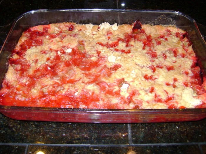 Rhubarb and strawberry dump cake