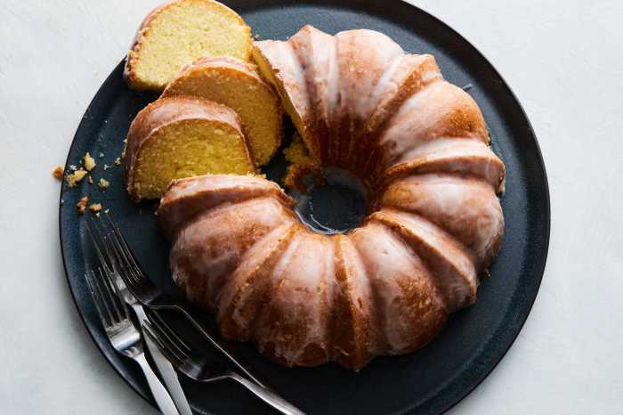 Fresh lemon bundt cake