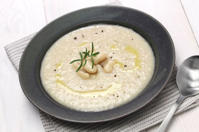 Creamy italian white bean soup