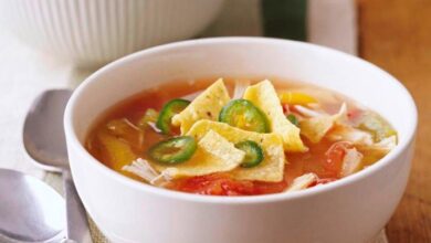 Healthier slow cooker chicken tortilla soup