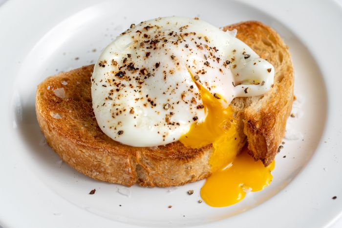 Sous vide poached eggs