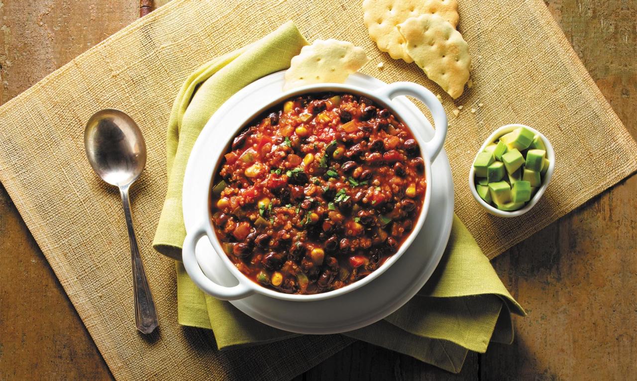Quinoa and black bean chili