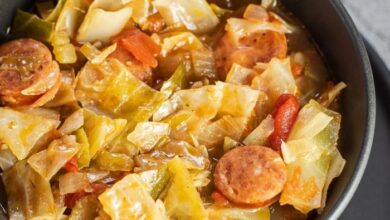 Hamburger stew with cabbage