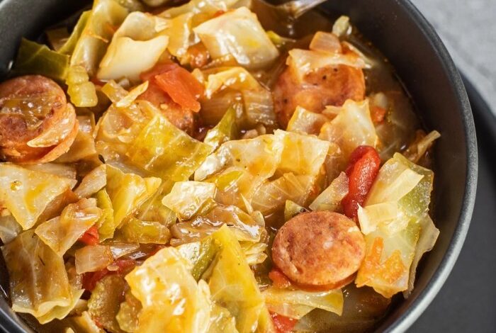 Hamburger stew with cabbage