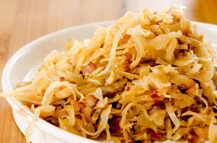 Kielbasa sauerkraut cooker crock keeper Sandys sweet slow cooker sauerkraut
