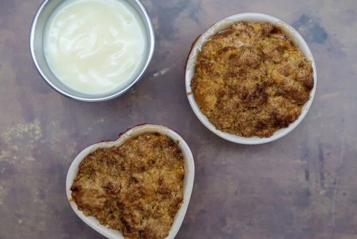 Air fryer apple crumble