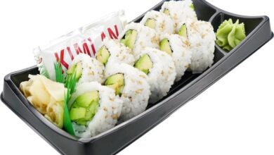 Sushi avocado cucumber rolls hand vegan make vietnamese roll step do thevietvegan