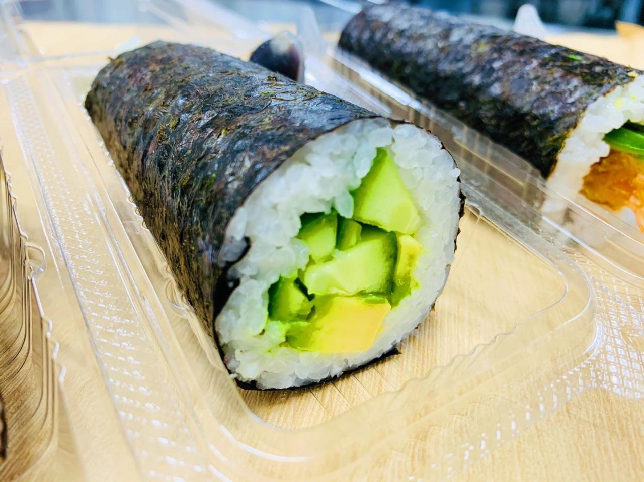Sushi avocado cucumber roll mango rice recipe healthy vegan brown rolls recipes easy really make lunches so lunch who vegetarian Cucumber and avocado sushi